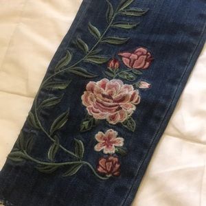 Jeans | Embroidery | Destroyed Denim | Festival